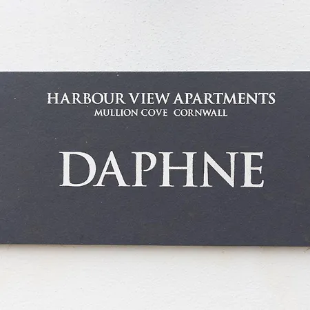 Holiday home Daphne Helston